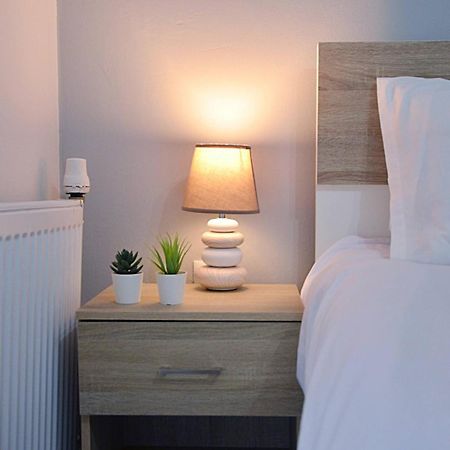 Agia Paraskevi, a cozy&minimal retire Atenas Exterior foto