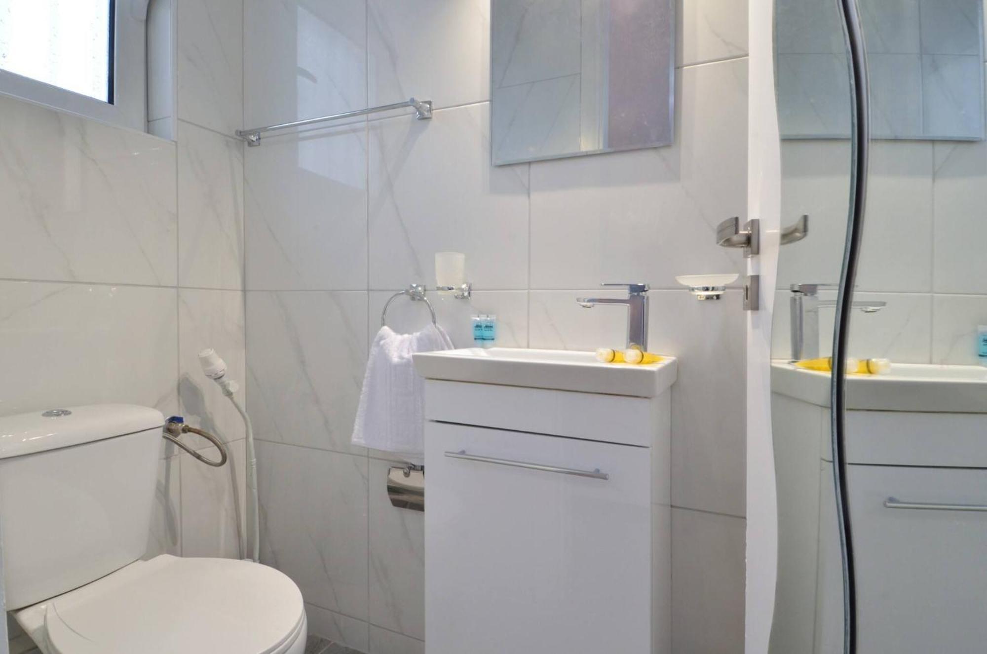 Agia Paraskevi, a cozy&minimal retire Atenas Exterior foto